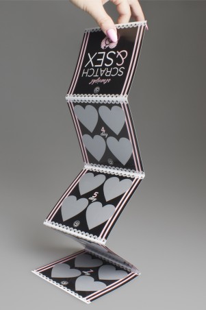 Jeu érotique Scratch & Sex hétéro déplié avec cases à gratter