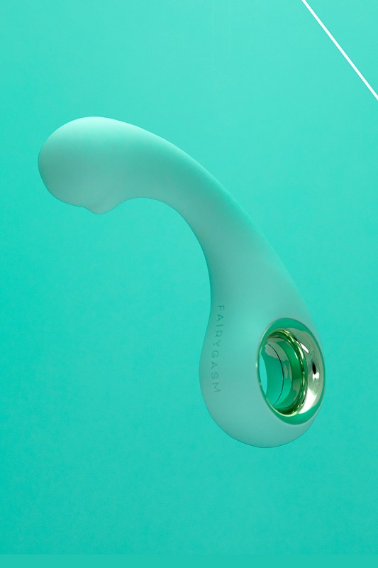 Vibratore Fairygasm BraveryAward verde da altra angolazione, dettagli raffinati