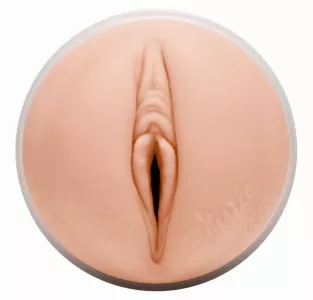 Nahaufnahme der vaginalen Öffnung von Fleshlight Kenzie Reeves