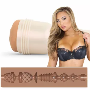 Fleshlight Kazumi Kumzumi con attrice e profilo della guaina