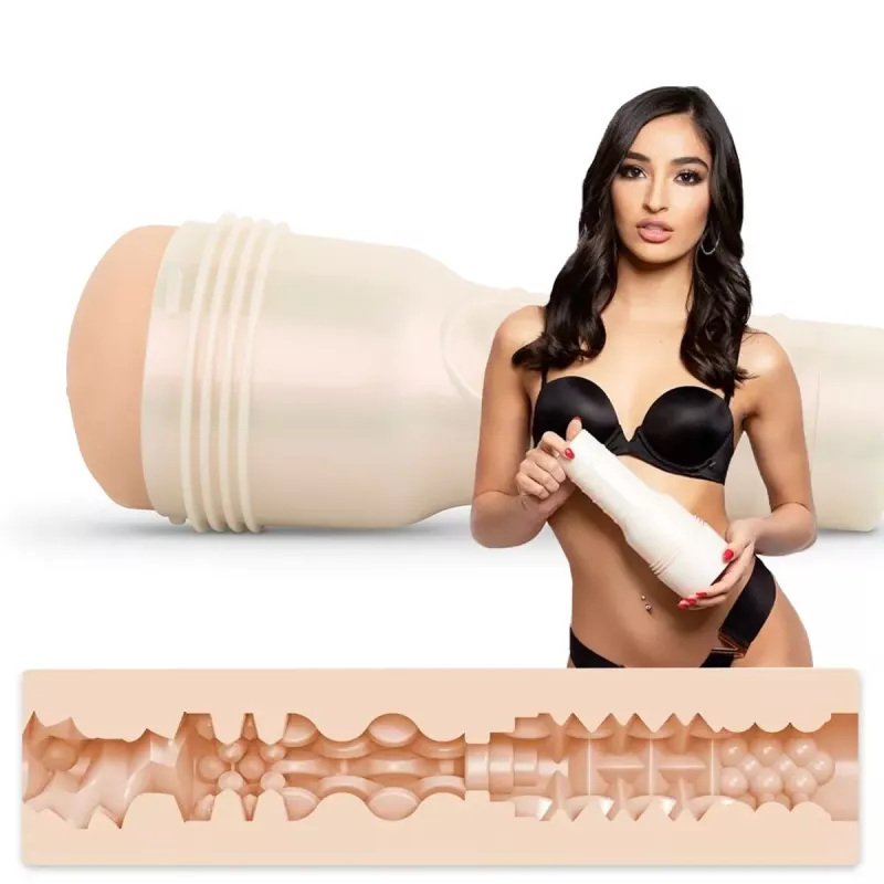 Fleshlight Emily Willis Squirt – Masturbator with actress and sleeve profile