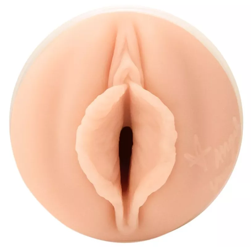 Fleshlight Angel Youngs Sweetness – Close-up on vaginal opening