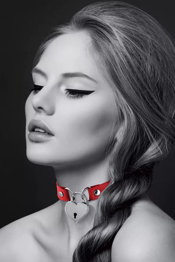 Collana con lucchetto a cuore rosso Collana con lucchetto a cuore rosso