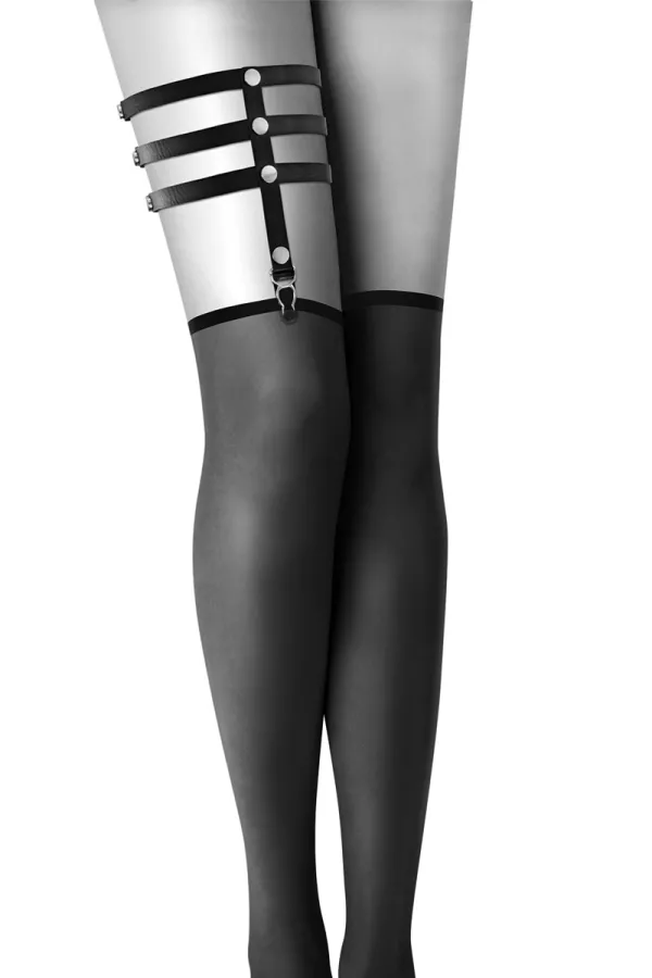 Adjustable garter with rivets