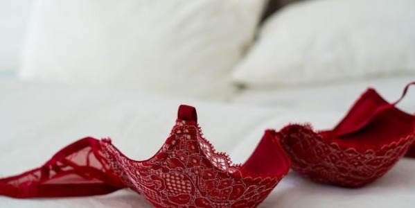 Boostez votre confiance et ravivez votre vie intime : Les bienfaits de la lingerie sexy